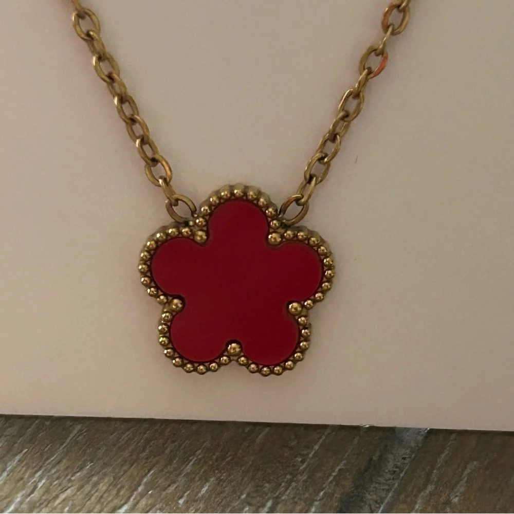 Gold and Red Clover Pendant Necklace - Picture 7 of 12